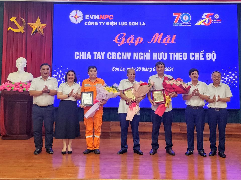 Công đoàn Cơ quan Công ty: Tổ chức gặp mặt chia tay CBCNV nghỉ hưu - nét văn hóa, tri ân người lao động